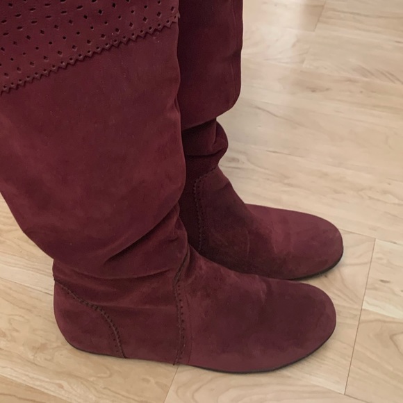 Flat Red/Maroon Boots - Picture 6 of 11